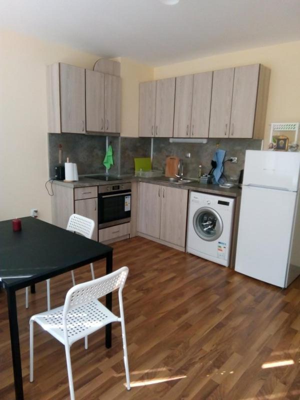 ブルガスCozy Apartament Naydenovアパートメント エクステリア 写真