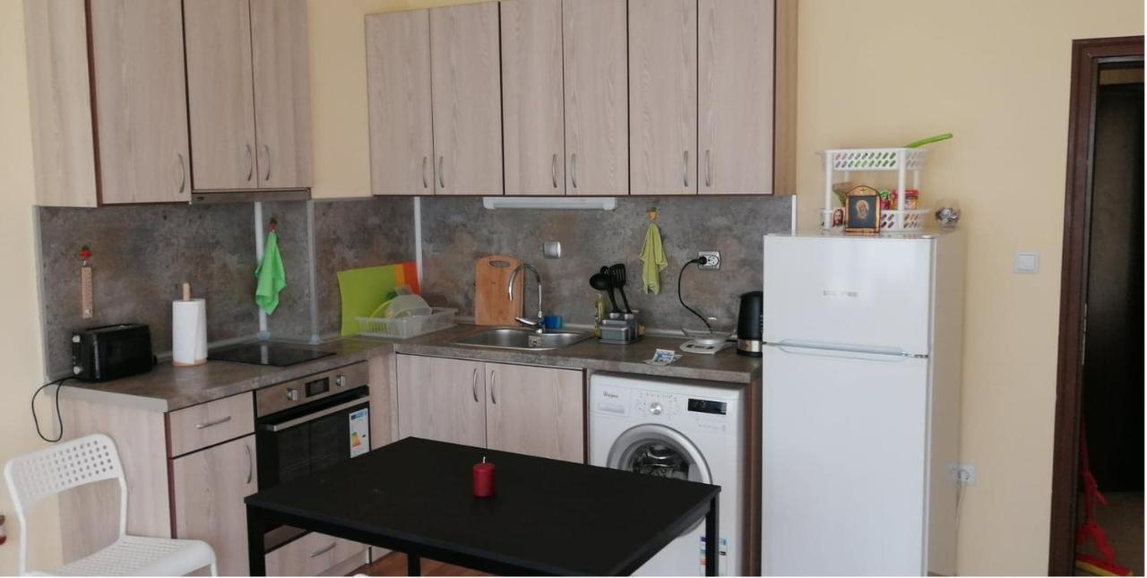 ブルガスCozy Apartament Naydenovアパートメント エクステリア 写真